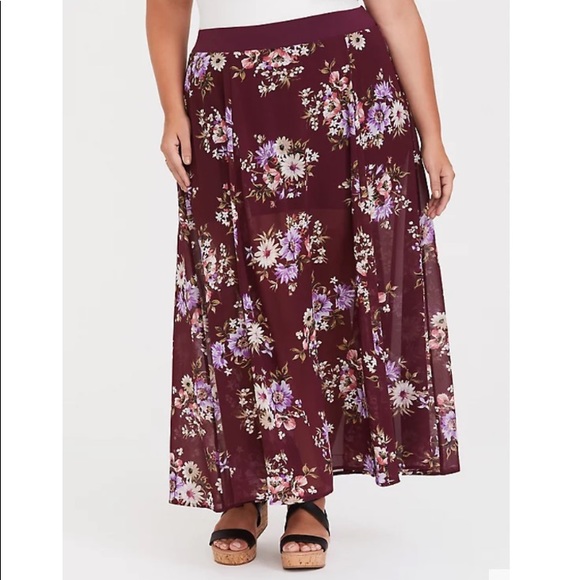 torrid Dresses & Skirts - Sz 5 Torrid floral chiffon skirt with shorts